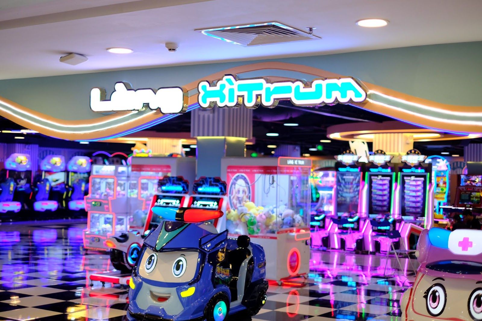 Công ty TNHH Giải trí Làng Xì Trum